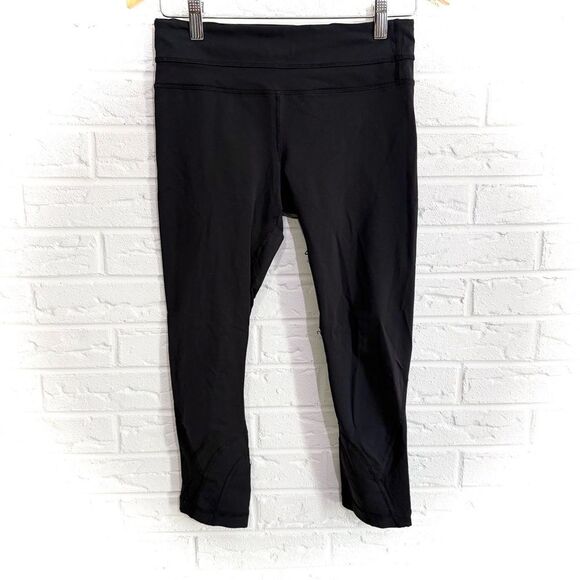 🚨4/$25 Lululemon Run: Inspire Crop II Black Size 6 - Picture 1 of 5